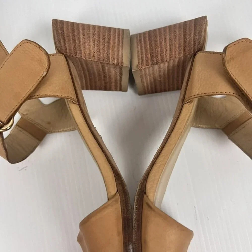 Stuart Weitzman Tan Sandals - Picture 5 of 9